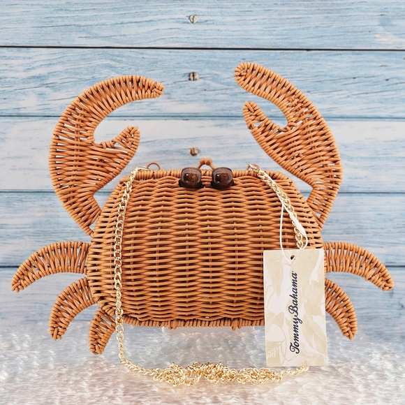 Tommy Bahama Handbags - VIRAL Tommy Bahama Crab Clutch Bag Natural Woven Kiss Lock Gold Chain Vacation